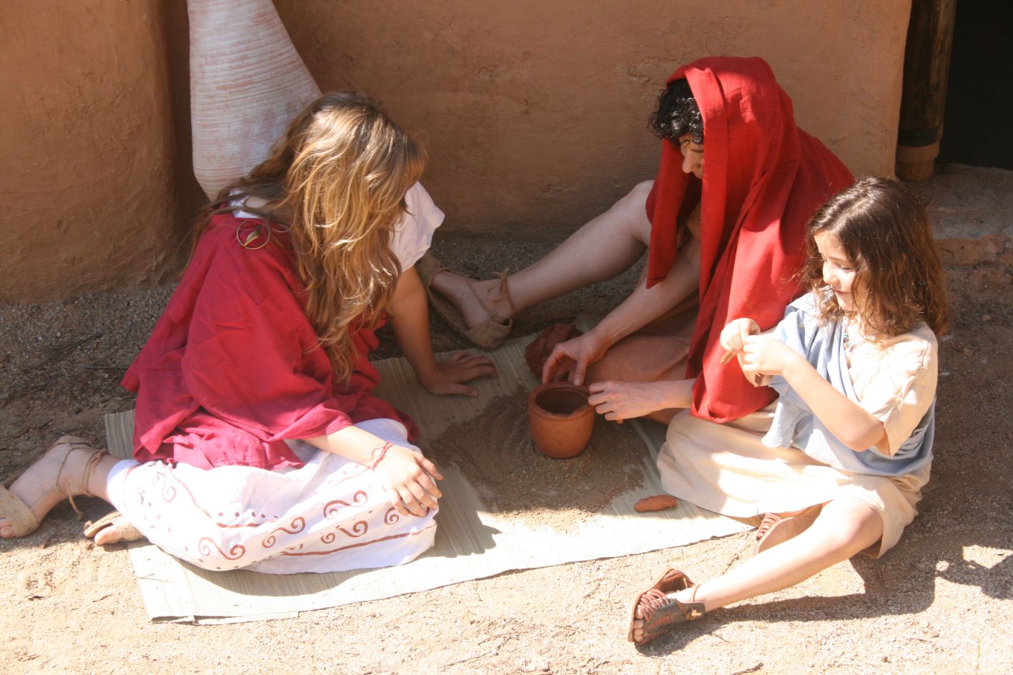 Les dones fent ceràmica