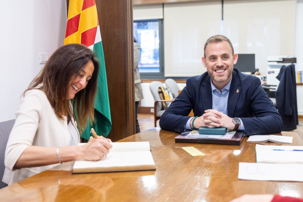 Esther Niubó i Carlos Cordón a l'Ajuntament